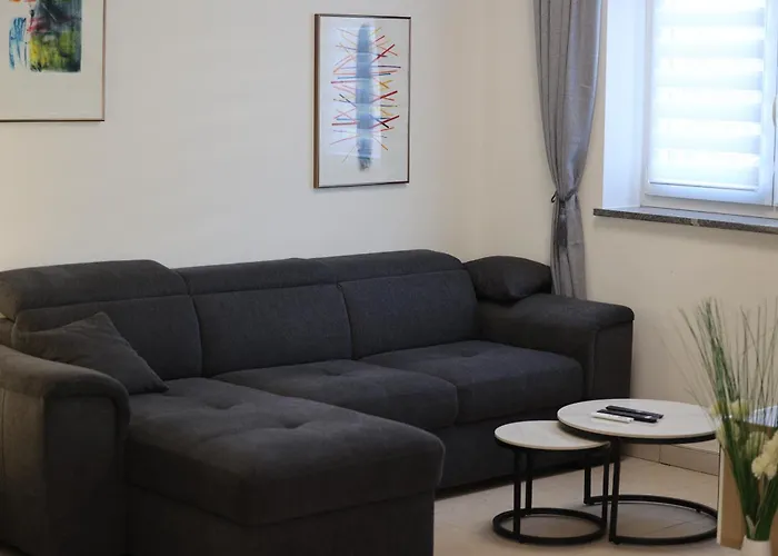 Marina 603 アパート